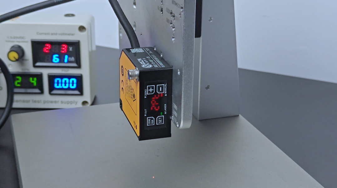 深视课堂丨点激光位移传感器SD33系列两点示教操作指南（第四课）