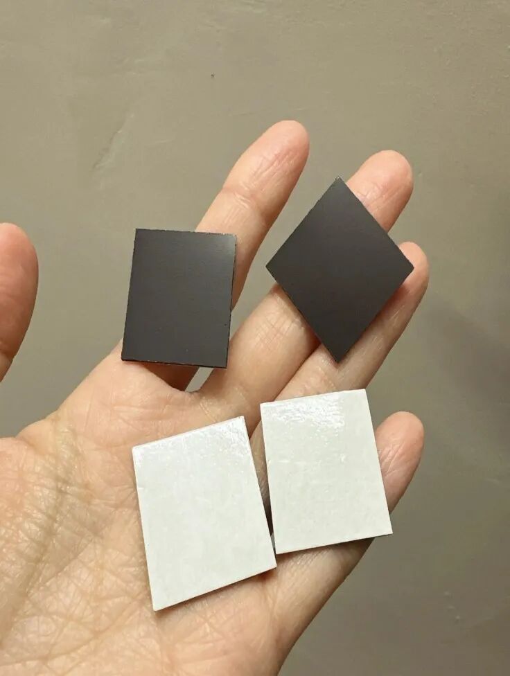新能源汽车雷达干扰频发——纳吸波材料如何实现宽温域稳定防护？