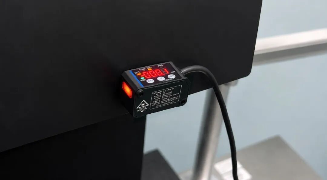 瓶盖没拧紧难发现？深视智能点激光用高度检测快速识别旋盖异常
